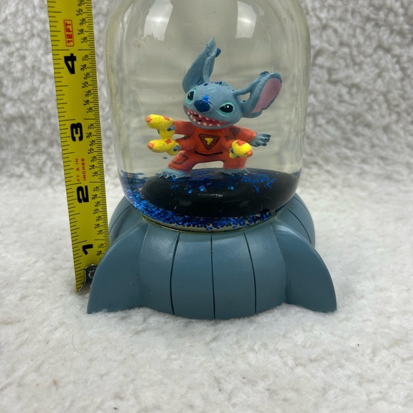 Lilo & Stitch Experiment 626 prison cell snow globe BoxLunch Exclusive 5.5" - Picture 12 of 13